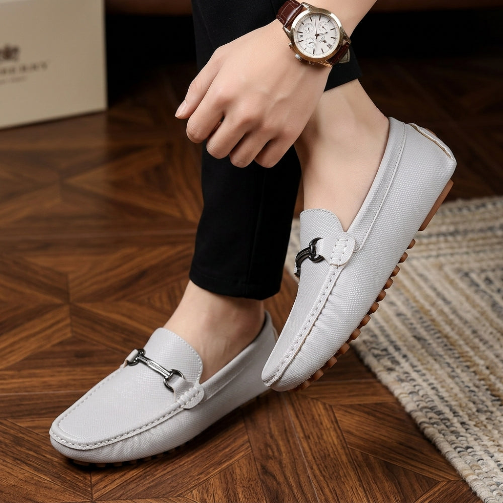 Mocassin en cuir texturé pour homme à boucle argentée