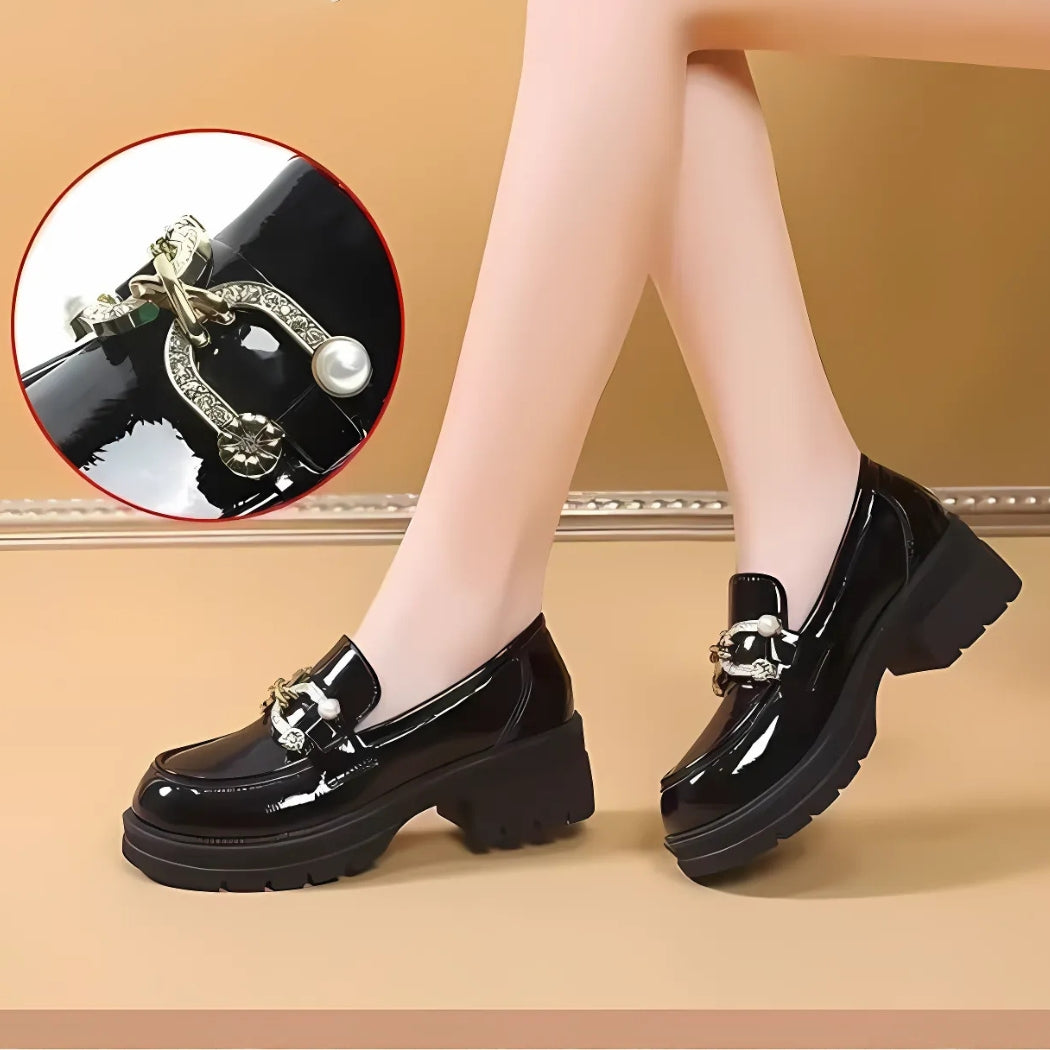 Mocassins noirs vernis à talons pour femme