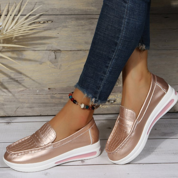 Mocassins compensés type baskets détails brillants