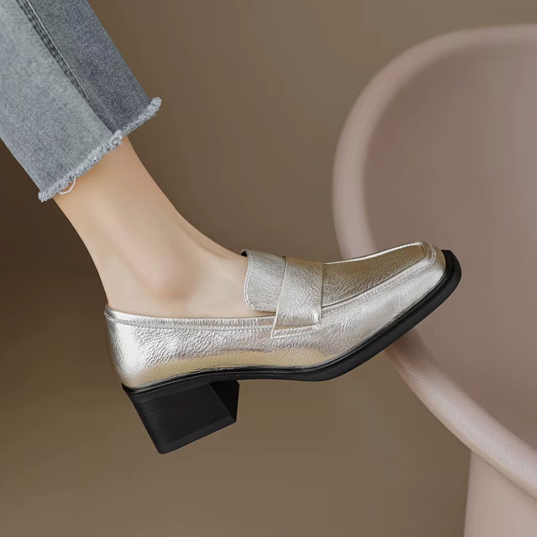 Mocassin doré à talon pour femme