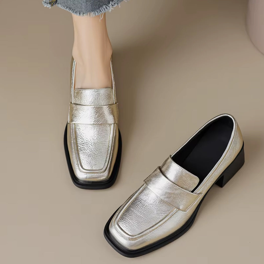 Mocassin doré à talon pour femme