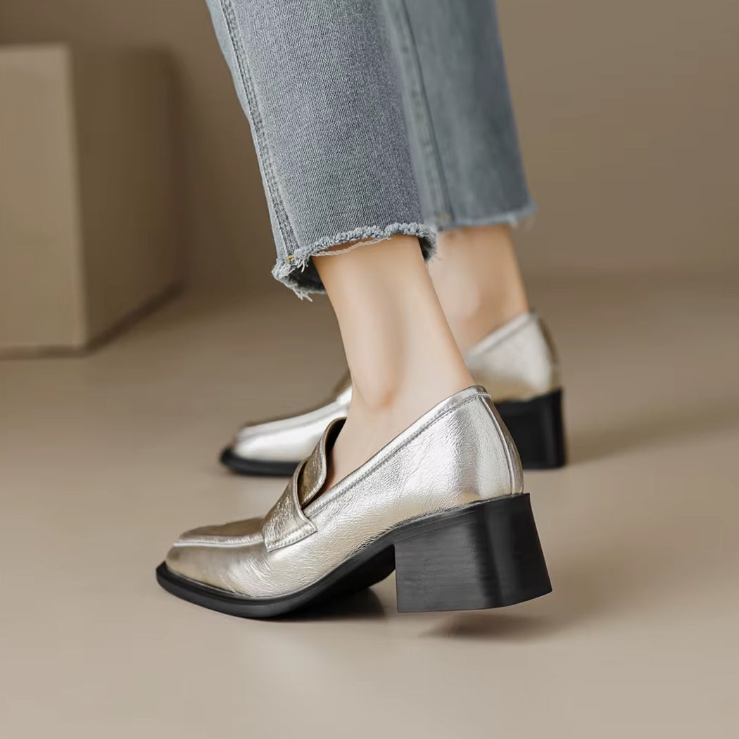Mocassin doré à talon pour femme