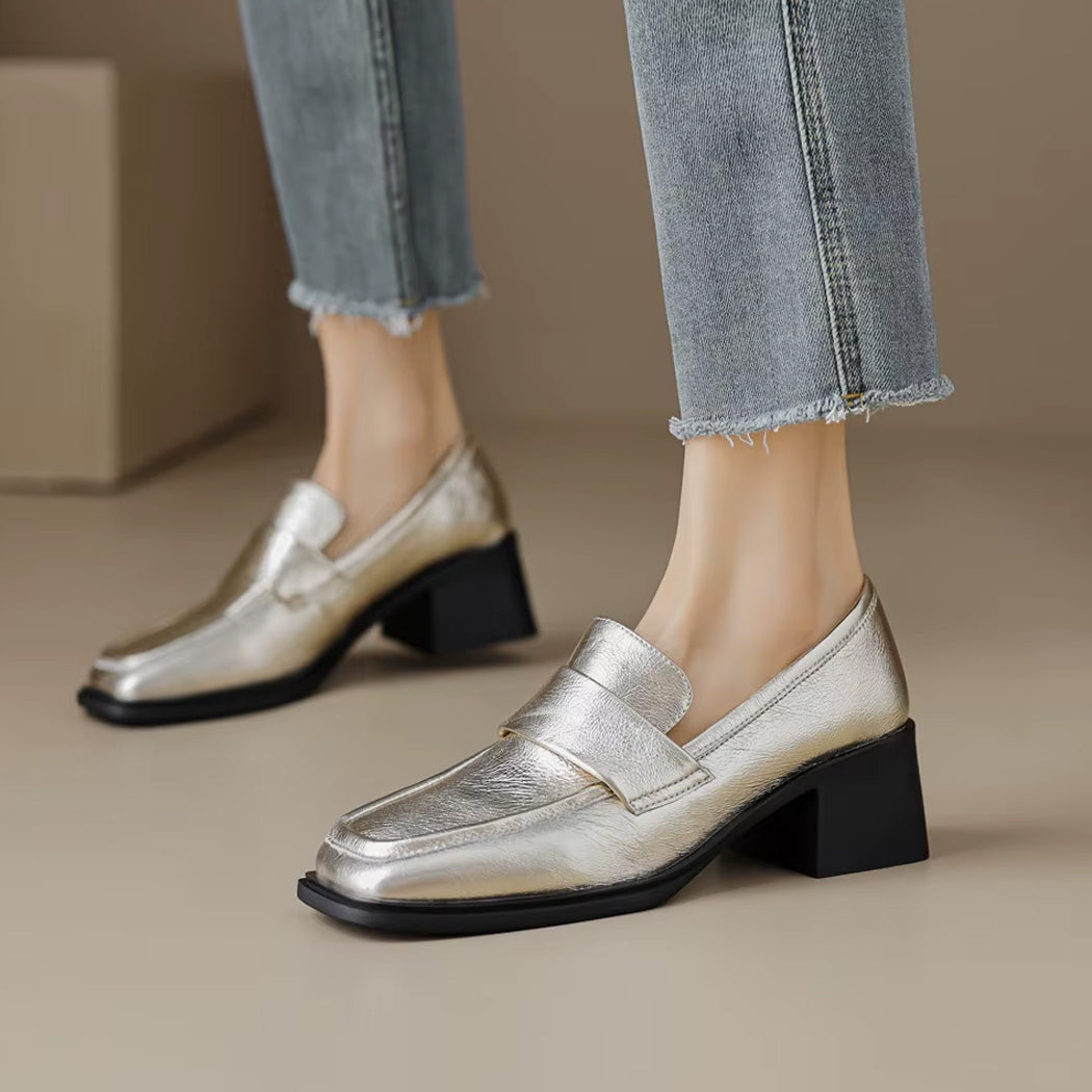 Mocassin doré à talon pour femme