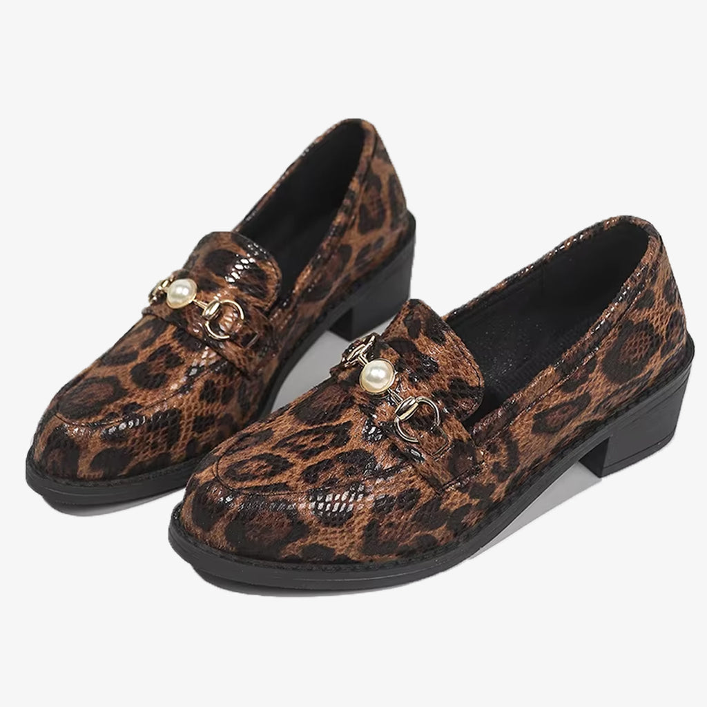 Paire de mocassins léopard effet serpent avec détail perle