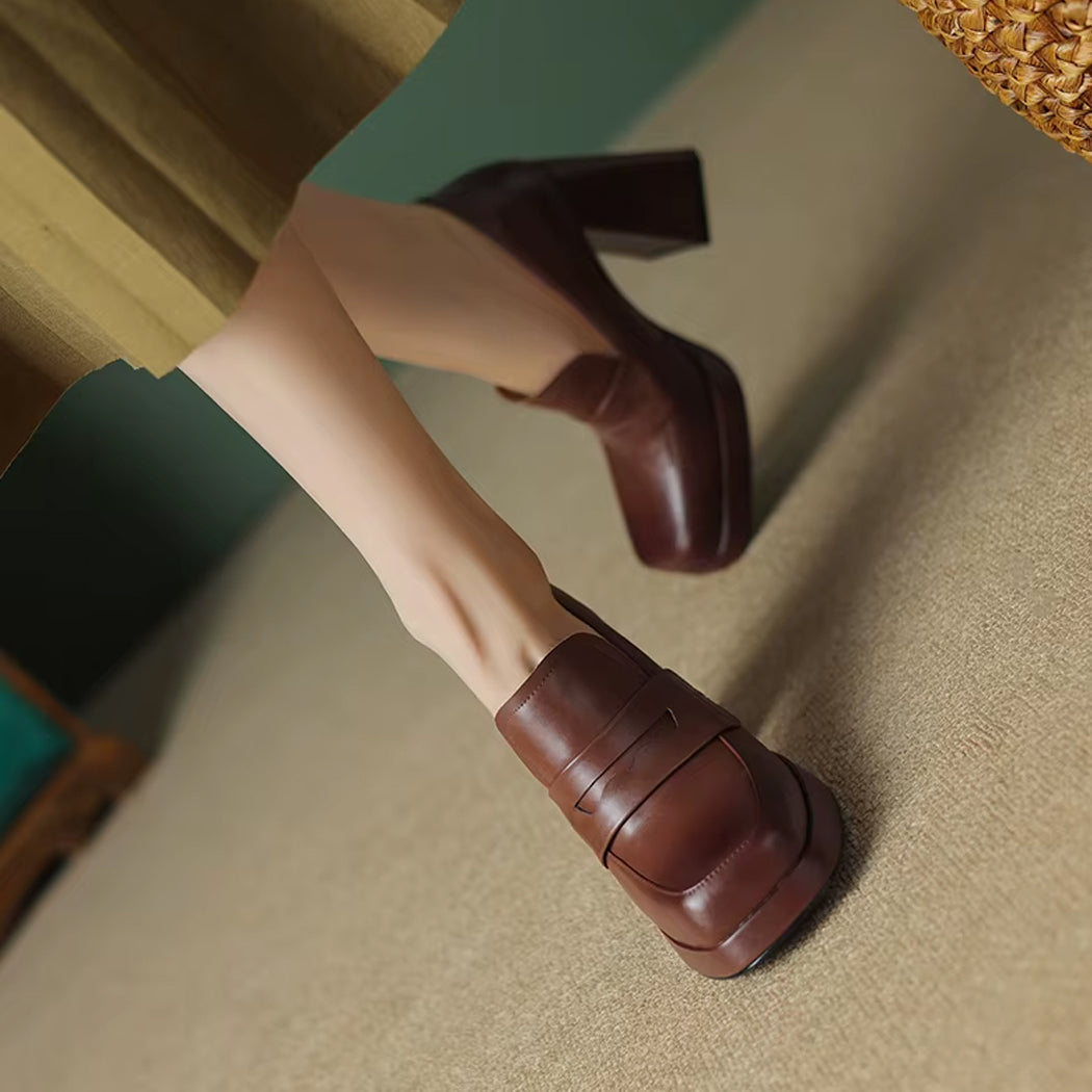 Mocassin à talon en cuir pour femme