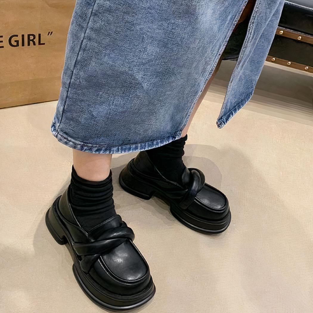 Mocassins noirs en cuir à plateforme pour femmes