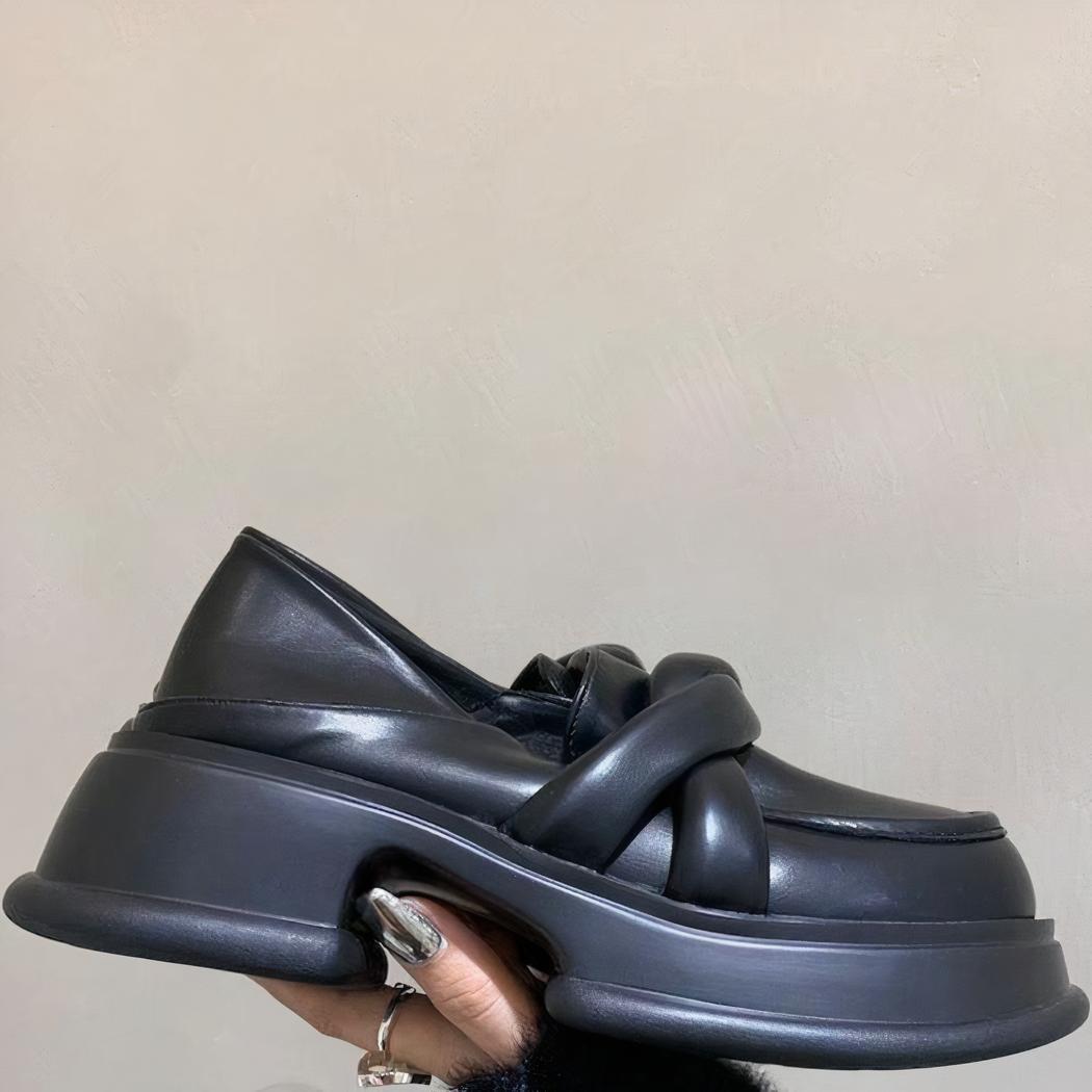 Mocassins noirs en cuir à plateforme pour femmes