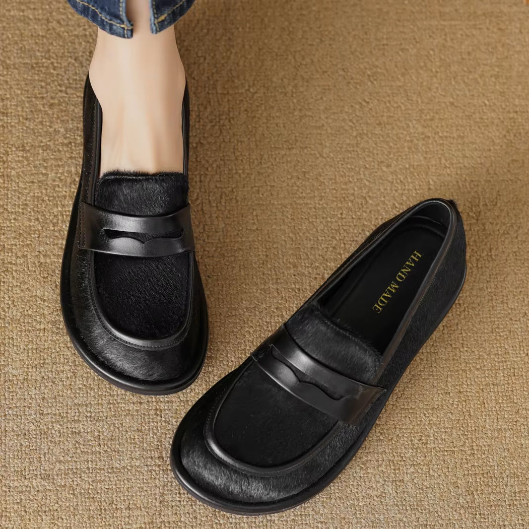 Mocassin noir en cuir et crin de cheval