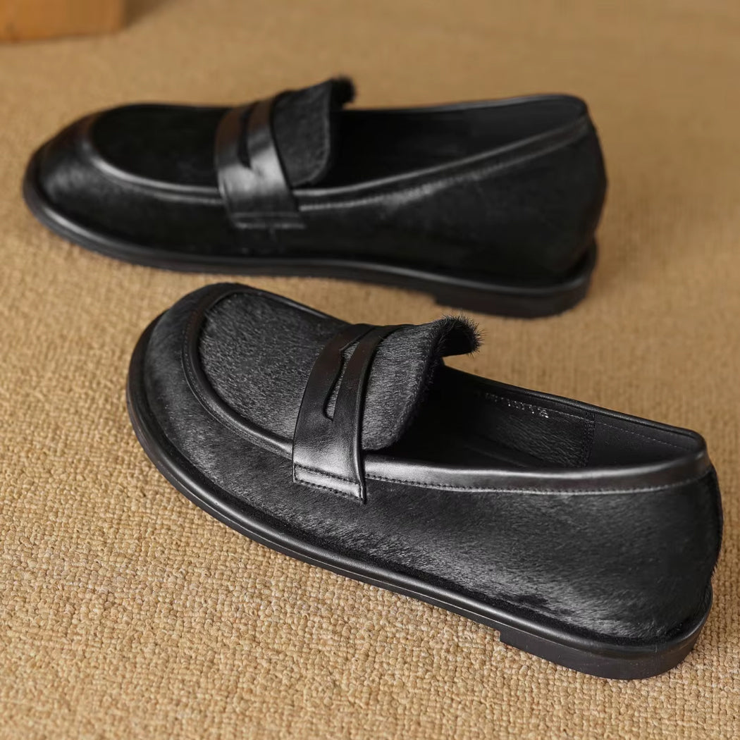 Mocassin noir en cuir et crin de cheval