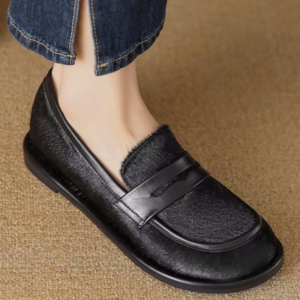 Mocassin noir en cuir et crin de cheval