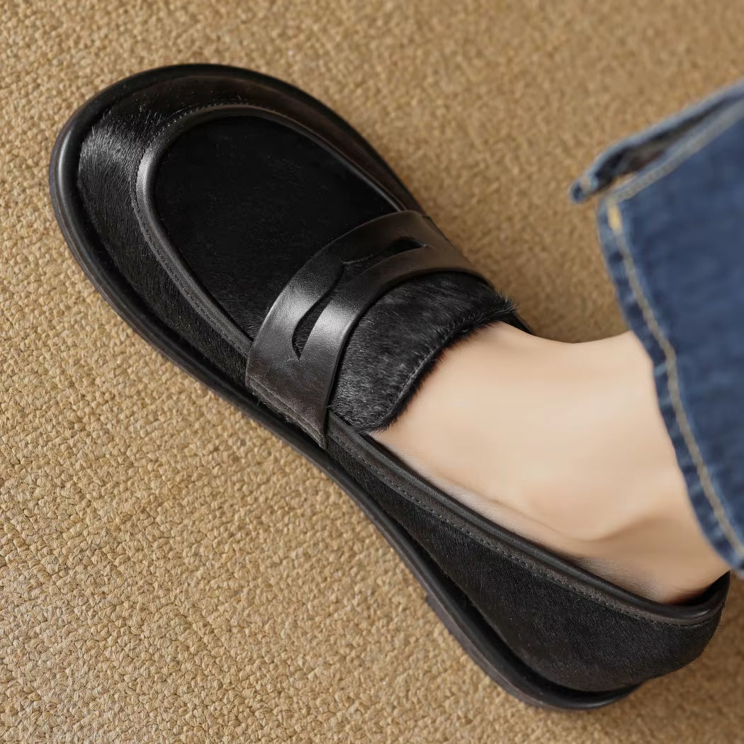 Mocassin noir en cuir et crin de cheval