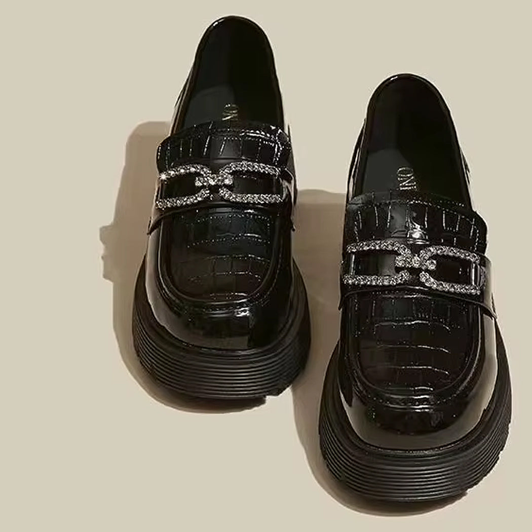 Mocassin plateforme effet croco et chaine à strass