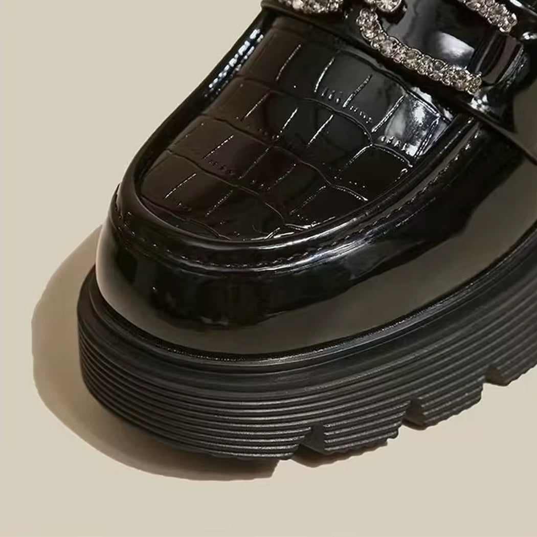 Mocassin plateforme effet croco et chaine à strass