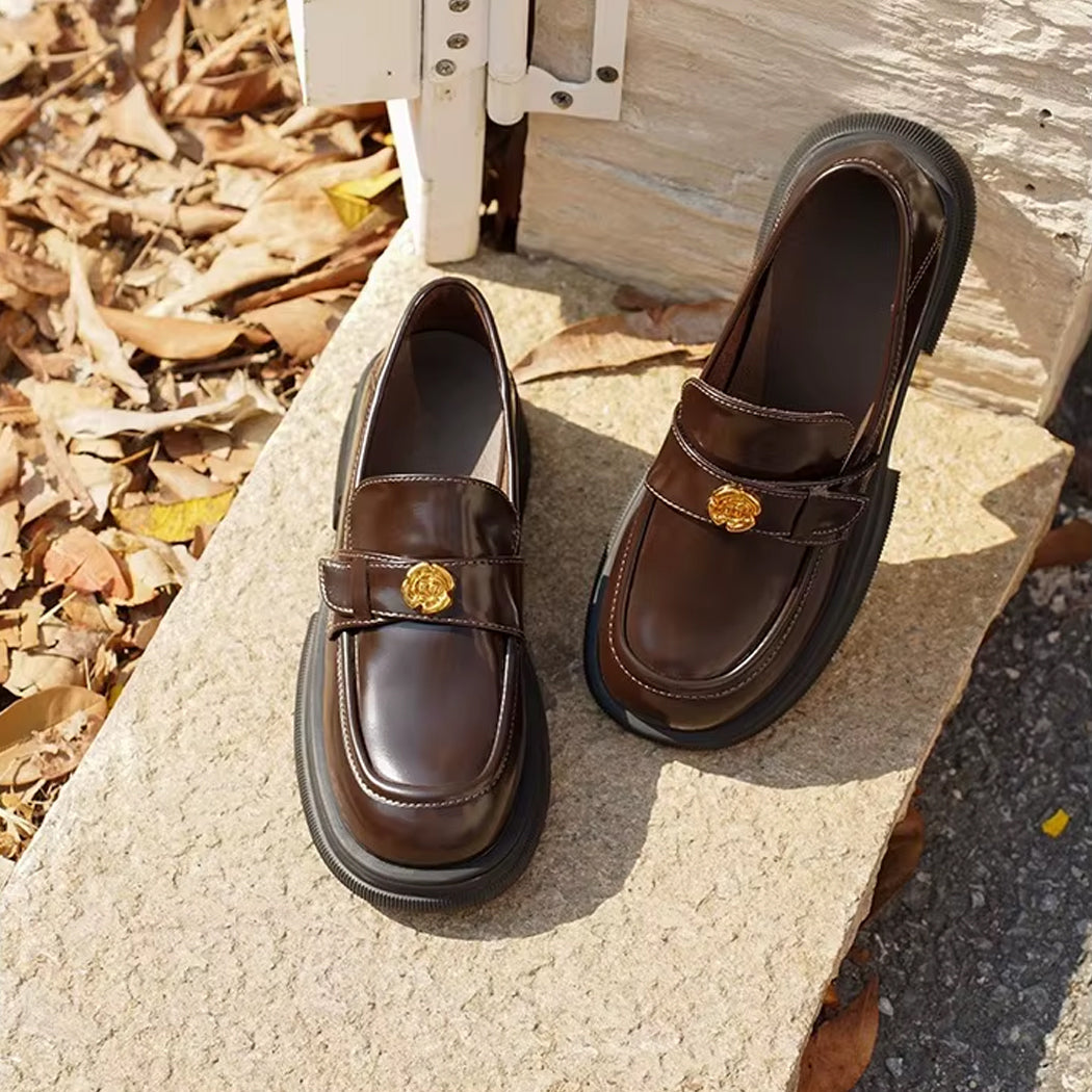 Mocassin plateforme détails fleur