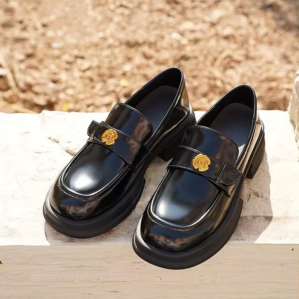 Mocassin plateforme détails fleur