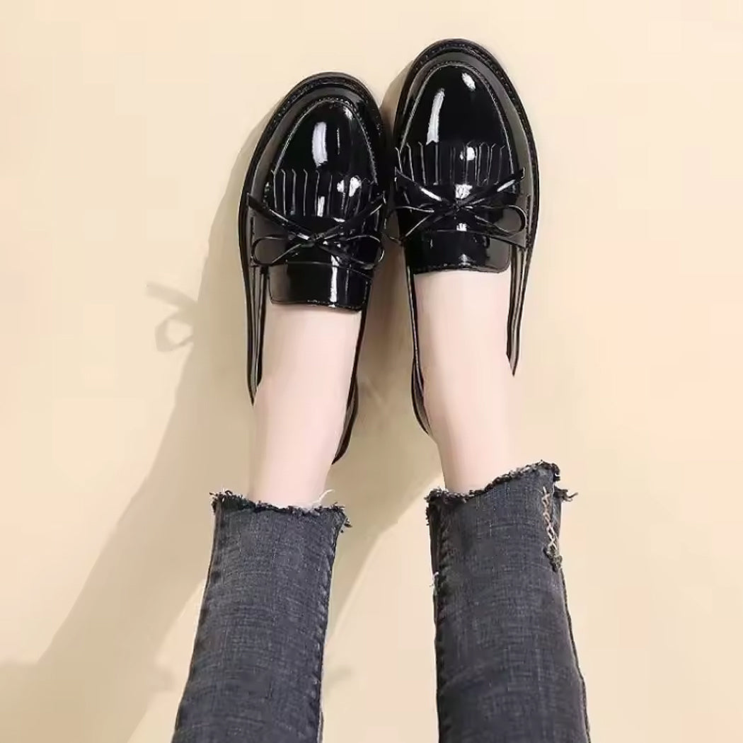 Mocassin vernis à franges et noeud