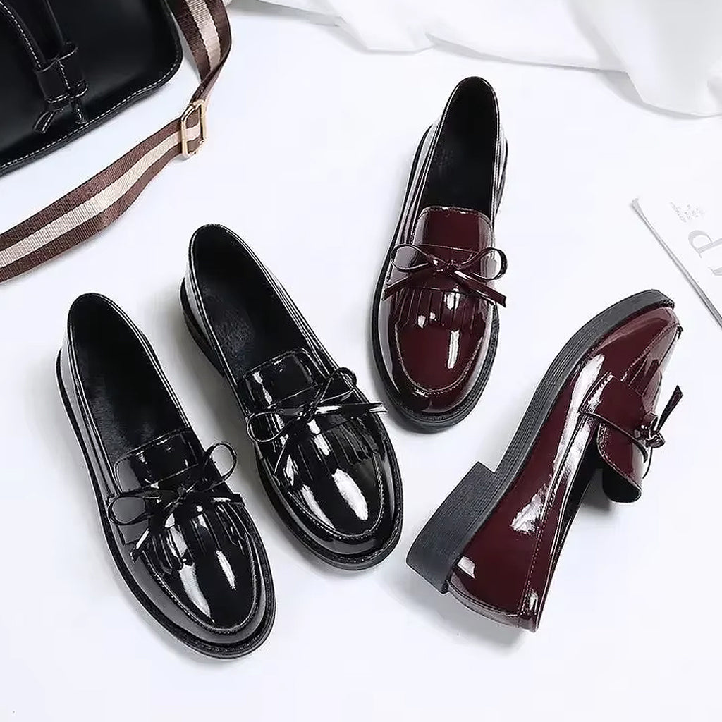 Mocassin vernis à franges et noeud