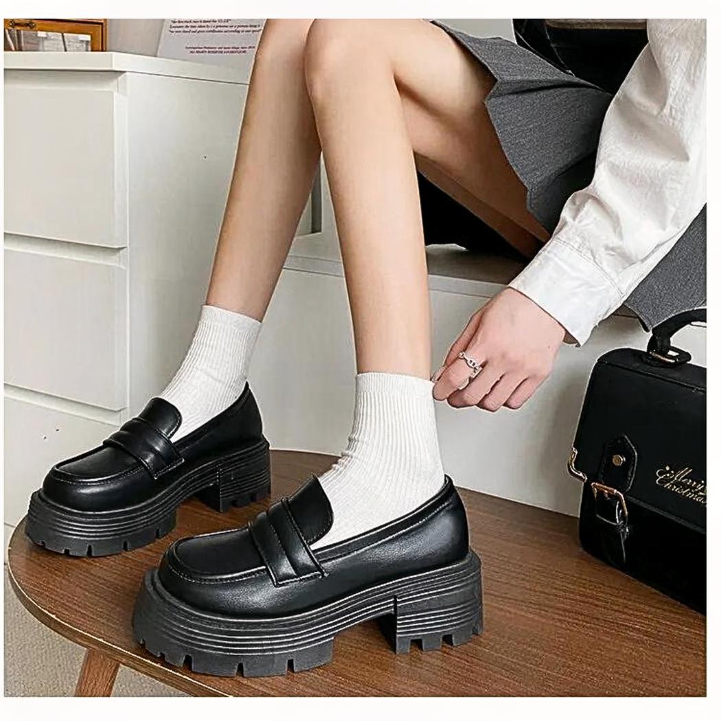 Mocassins plateformes en cuir synthétique blanc ou noir