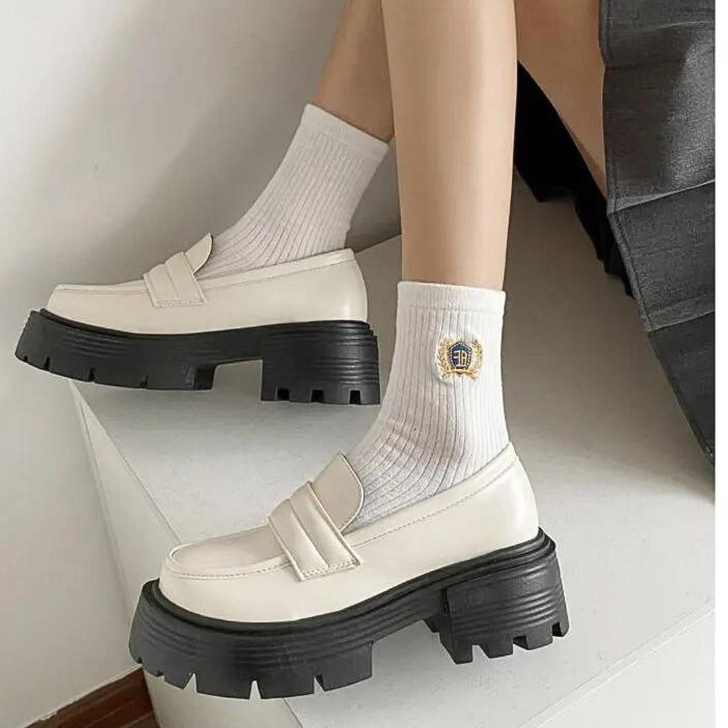 Mocassins plateformes en cuir synthétique blanc ou noir