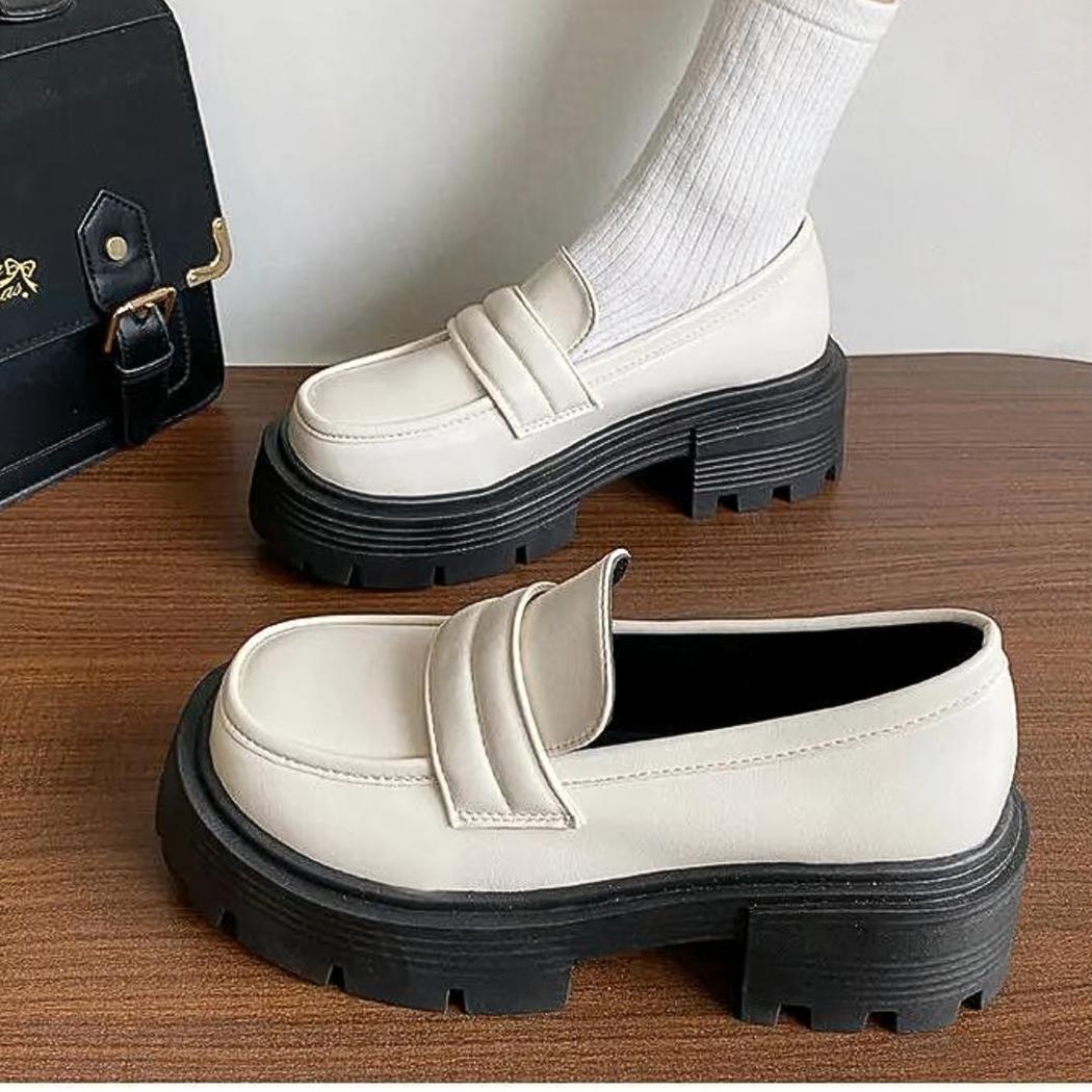 Mocassins plateformes en cuir synthétique blanc ou noir
