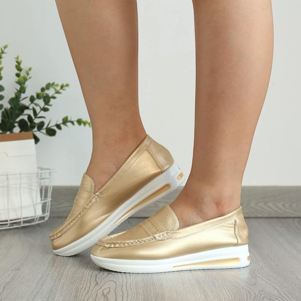 Mocassins compensés type baskets détails brillants
