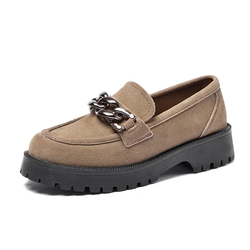 Mocassins en daim à boucle dorée et semelle épaisse