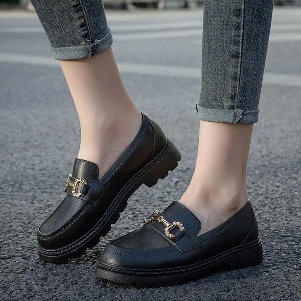 Mocassins femmes avec chaîne dorée
