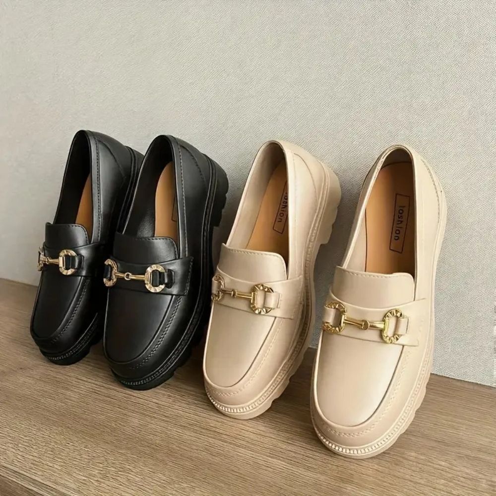 Mocassins femmes avec chaîne dorée