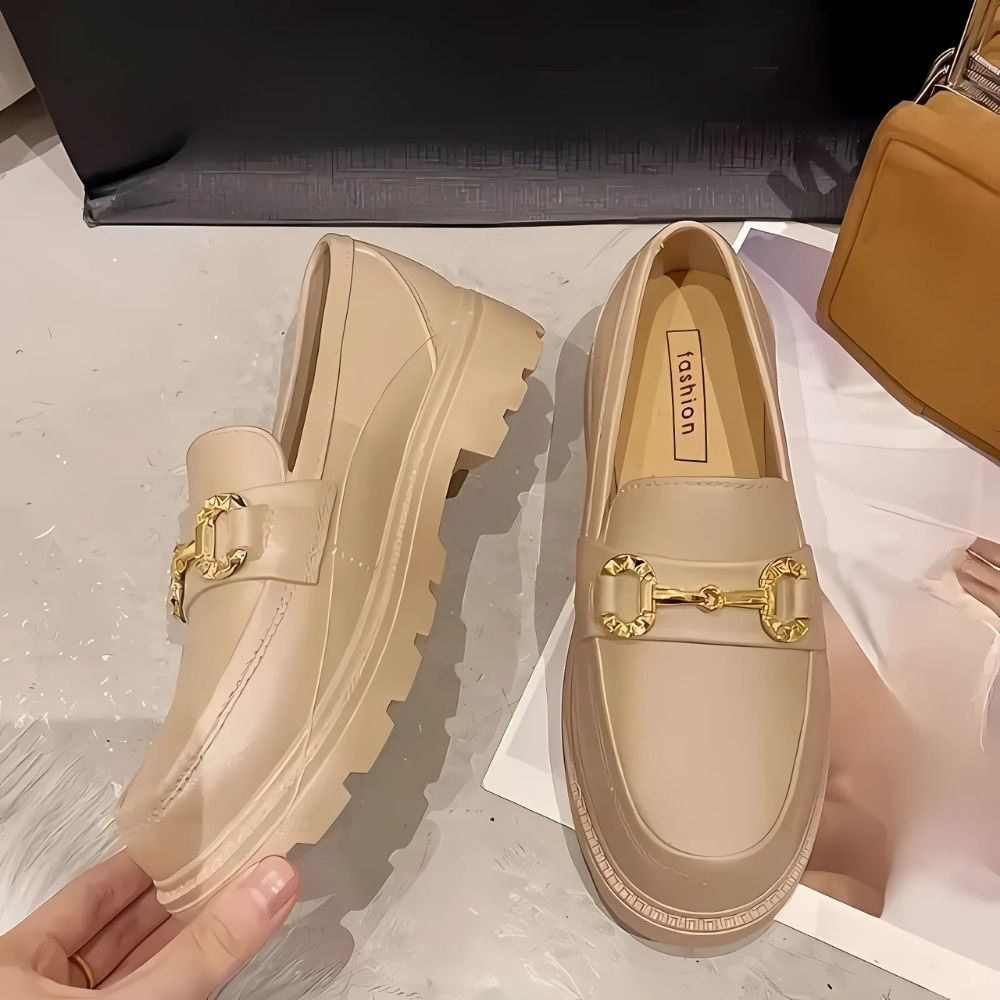 Mocassins femmes avec chaîne dorée