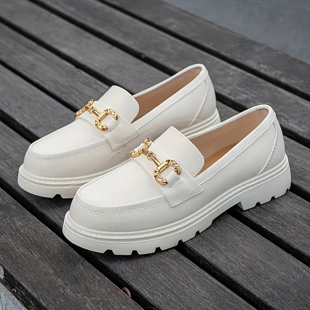 Mocassins femmes avec chaîne dorée