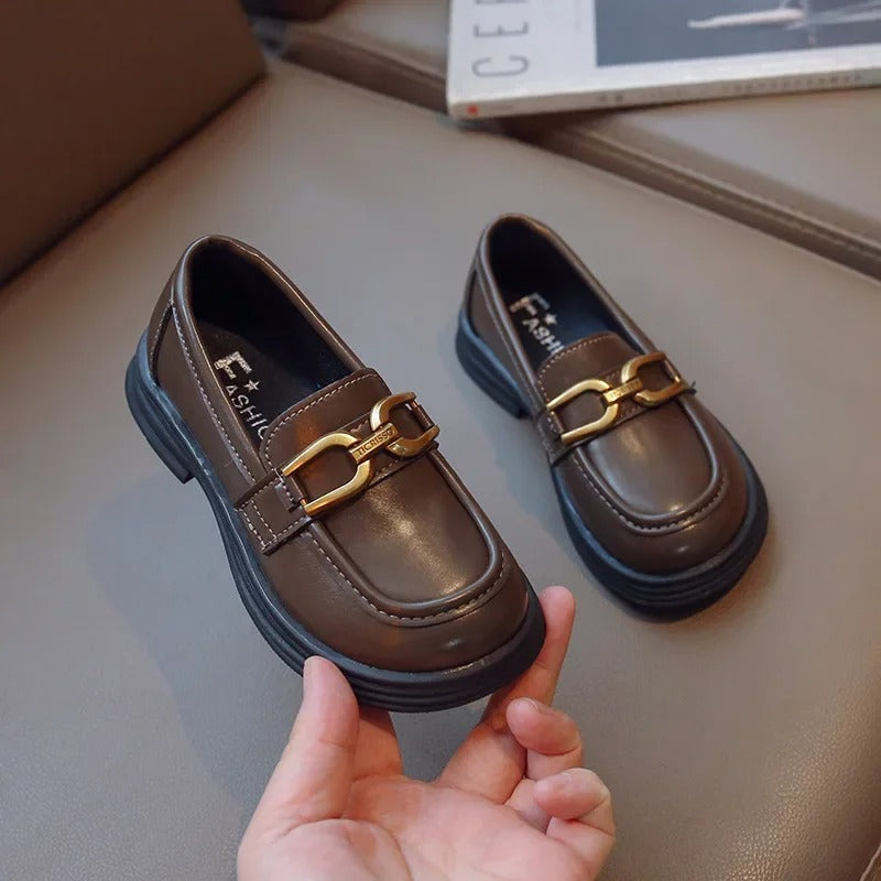 Mocassins foncés pour fille avec boucle