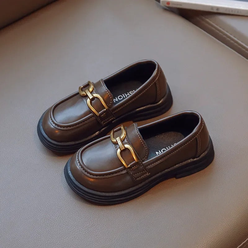 Mocassins foncés pour fille avec boucle