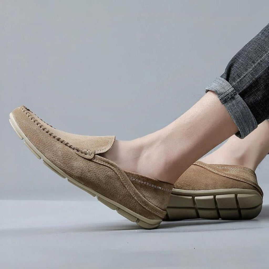 Mocassins pour homme en cuir véritable de couleur beige ou marron