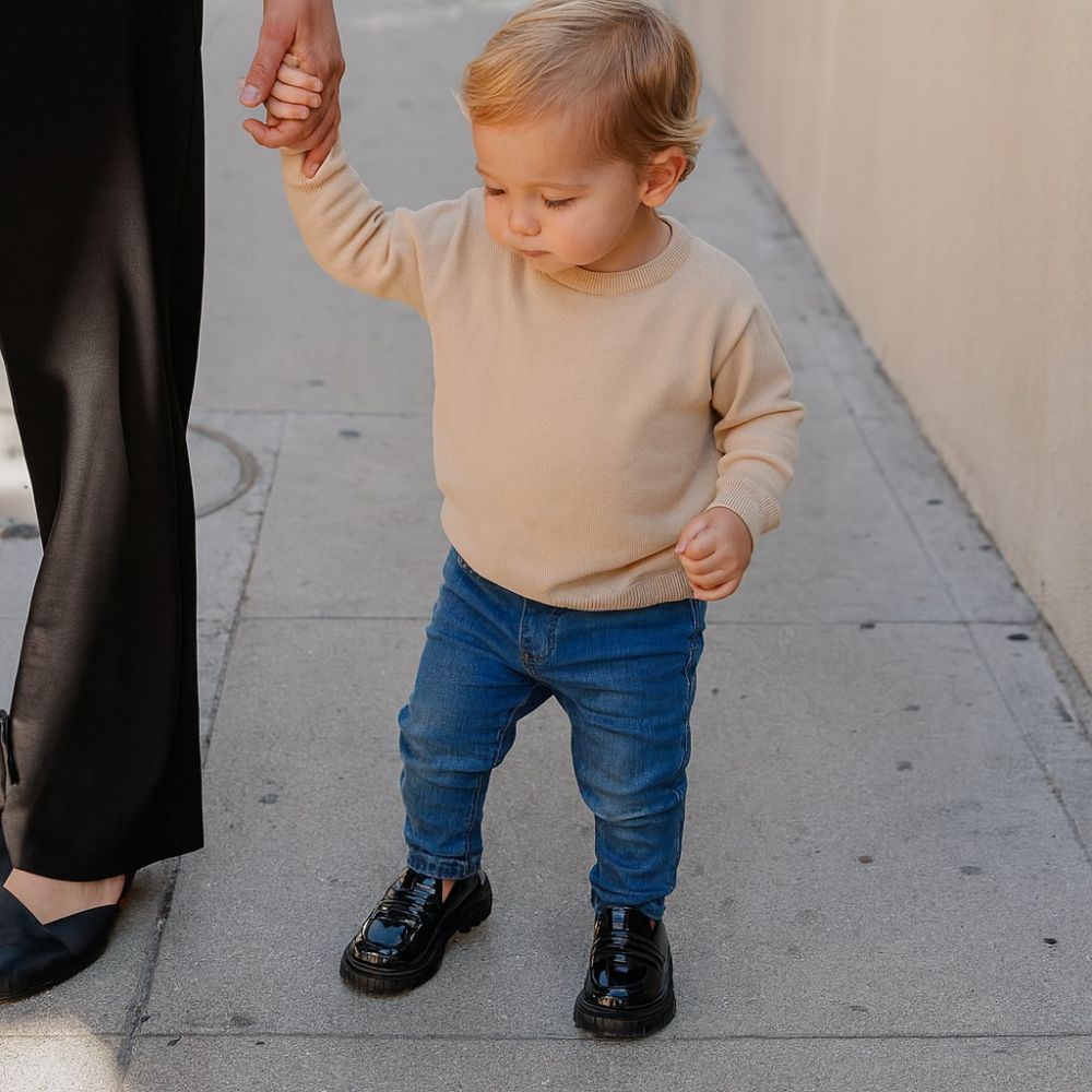 Mocassins noir brillant de printemps pour garçons