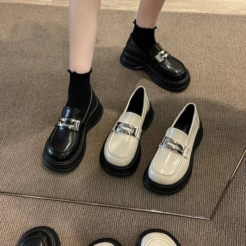 Mocassins à plateforme avec bride argentée