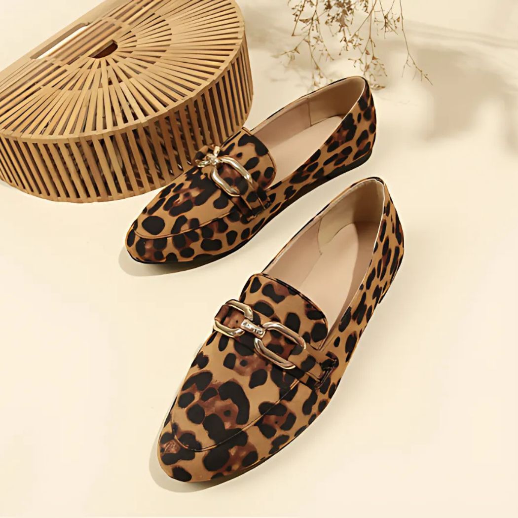 Mocassins style british avec imprimé léopard et boucles dorées