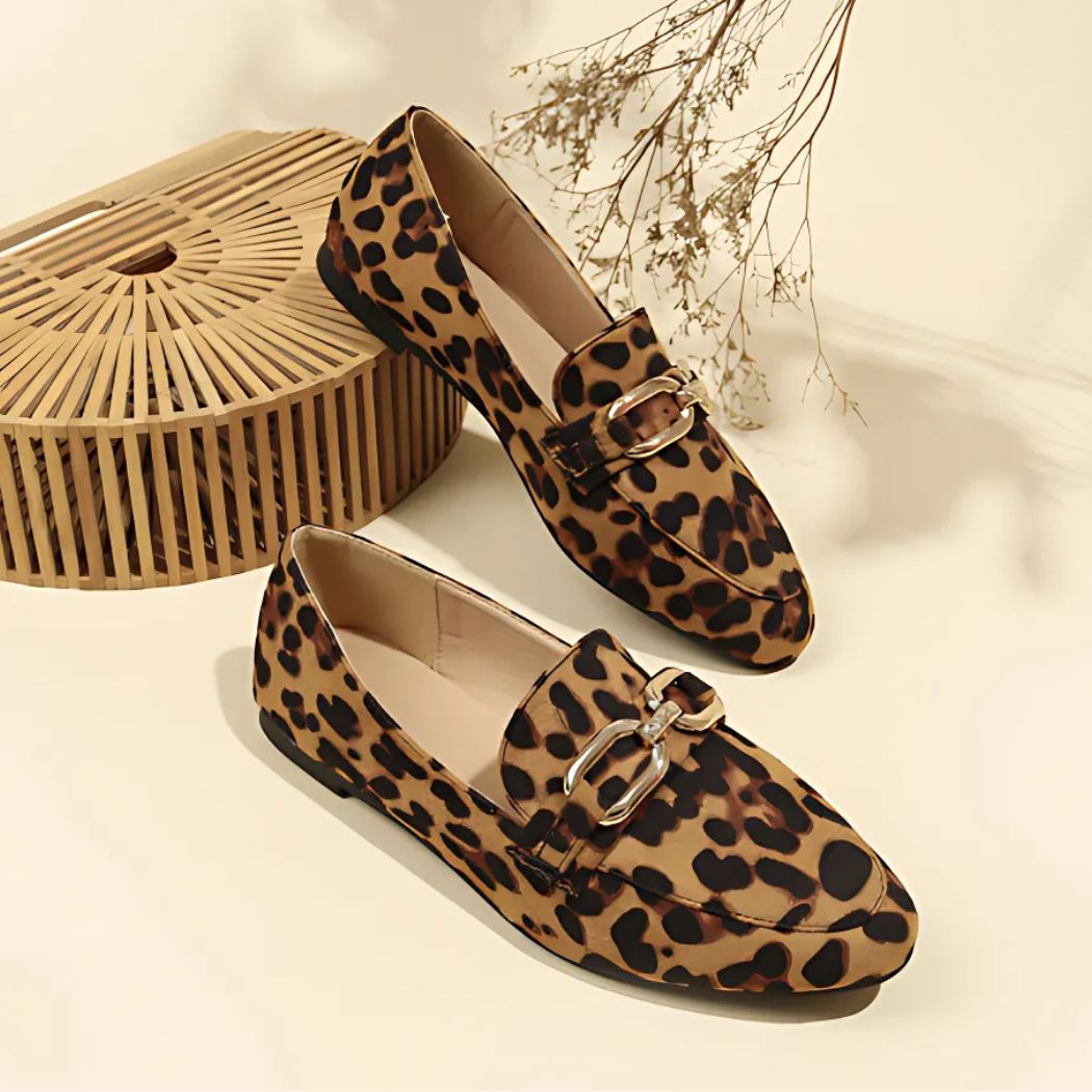 Mocassins style british avec imprimé léopard et boucles dorées