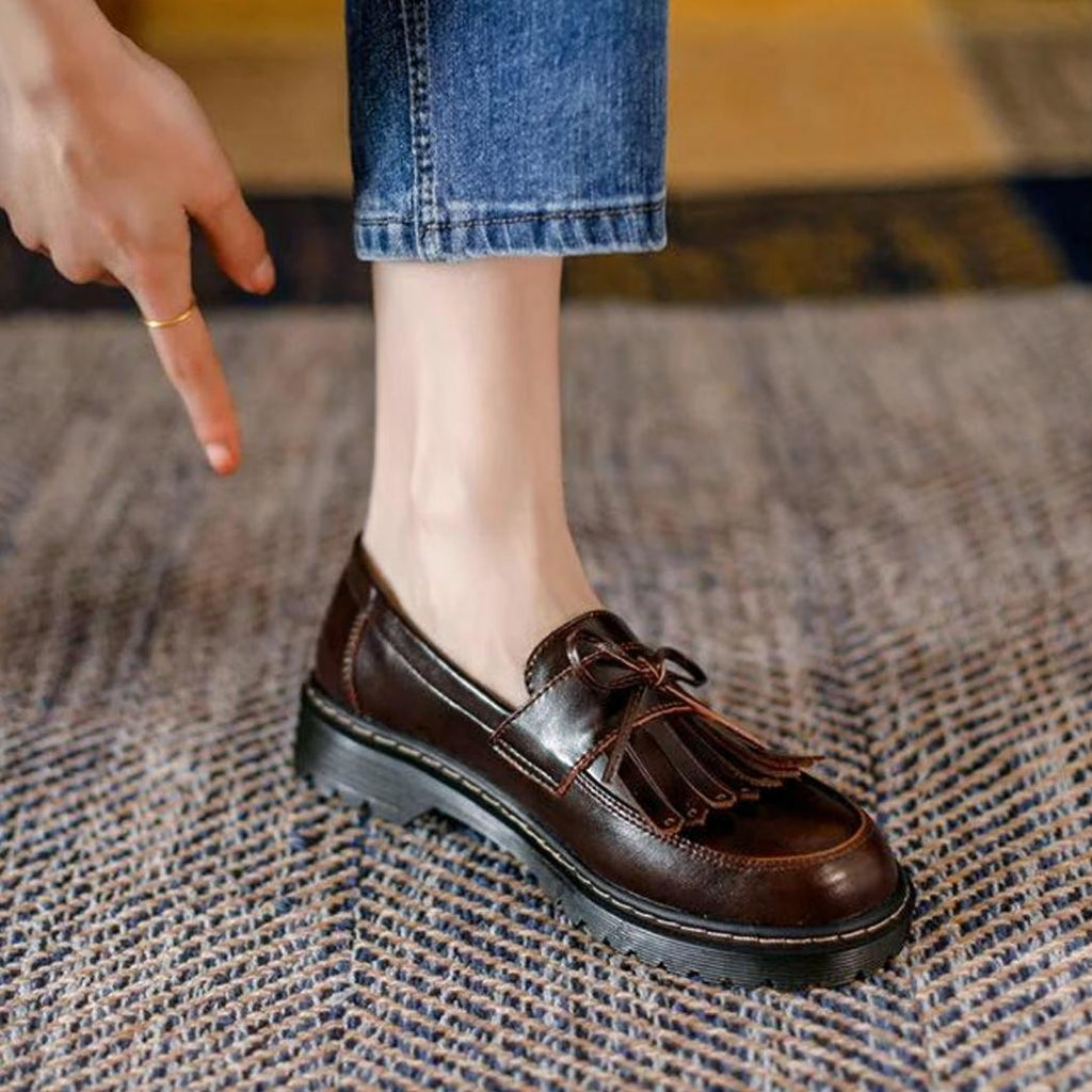 Mocassins à talons carrés avec frange dans le style vintage