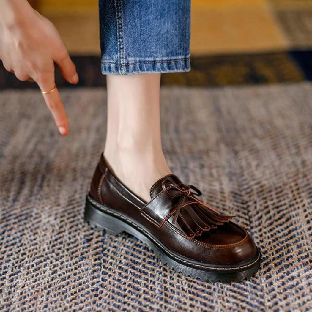Mocassins à talons carrés avec frange dans le style vintage