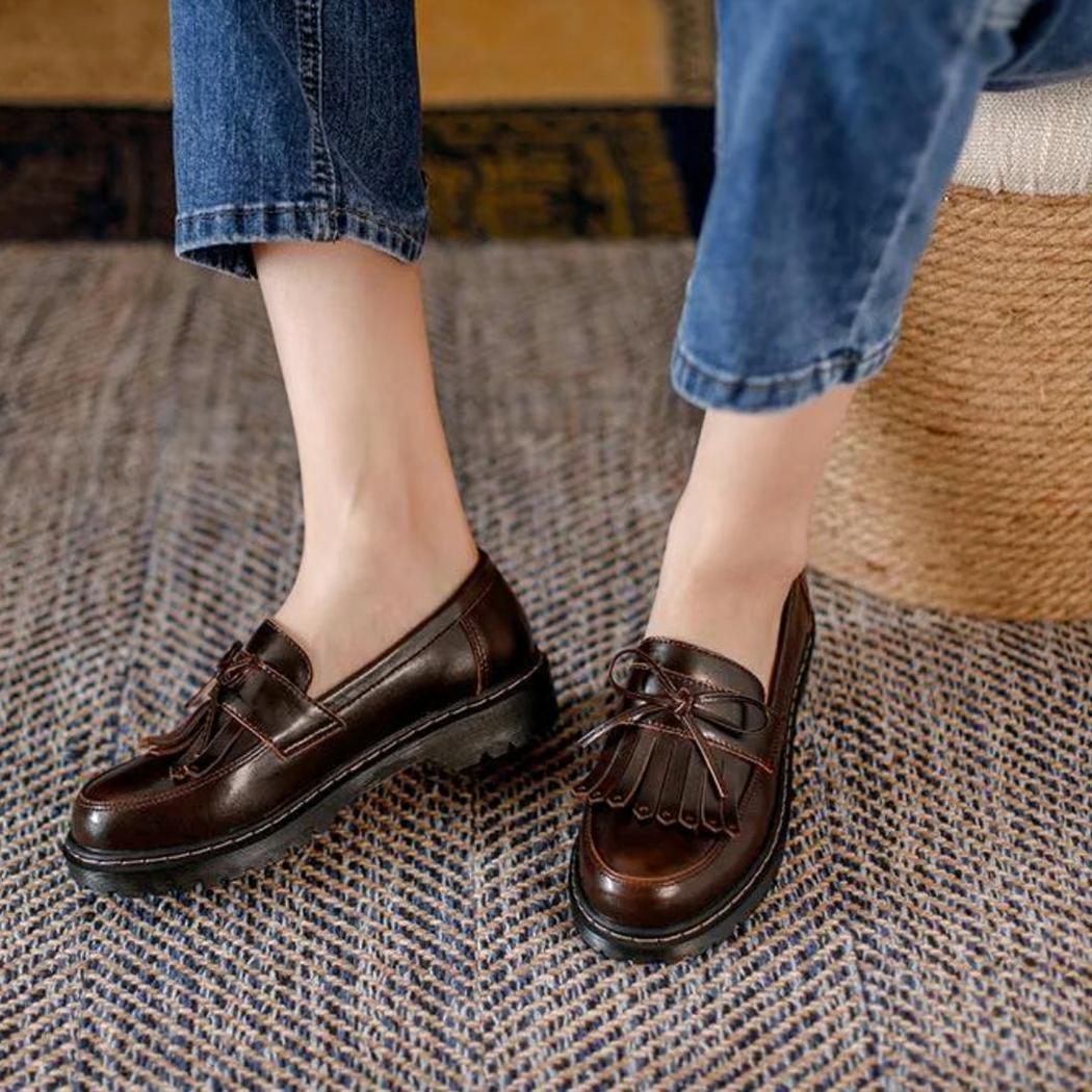 Mocassins à talons carrés avec frange dans le style vintage