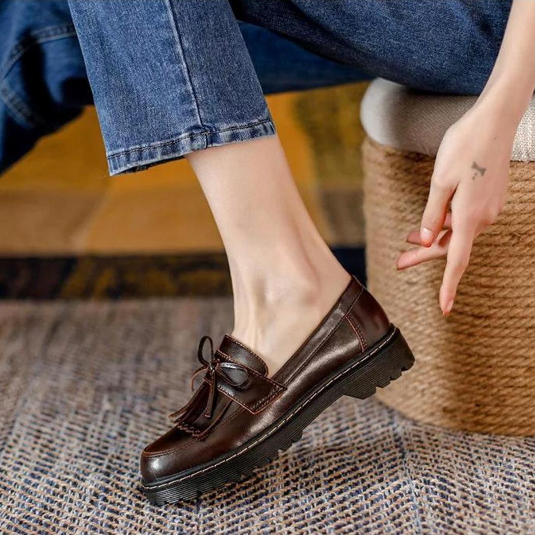 Mocassins à talons carrés avec frange dans le style vintage