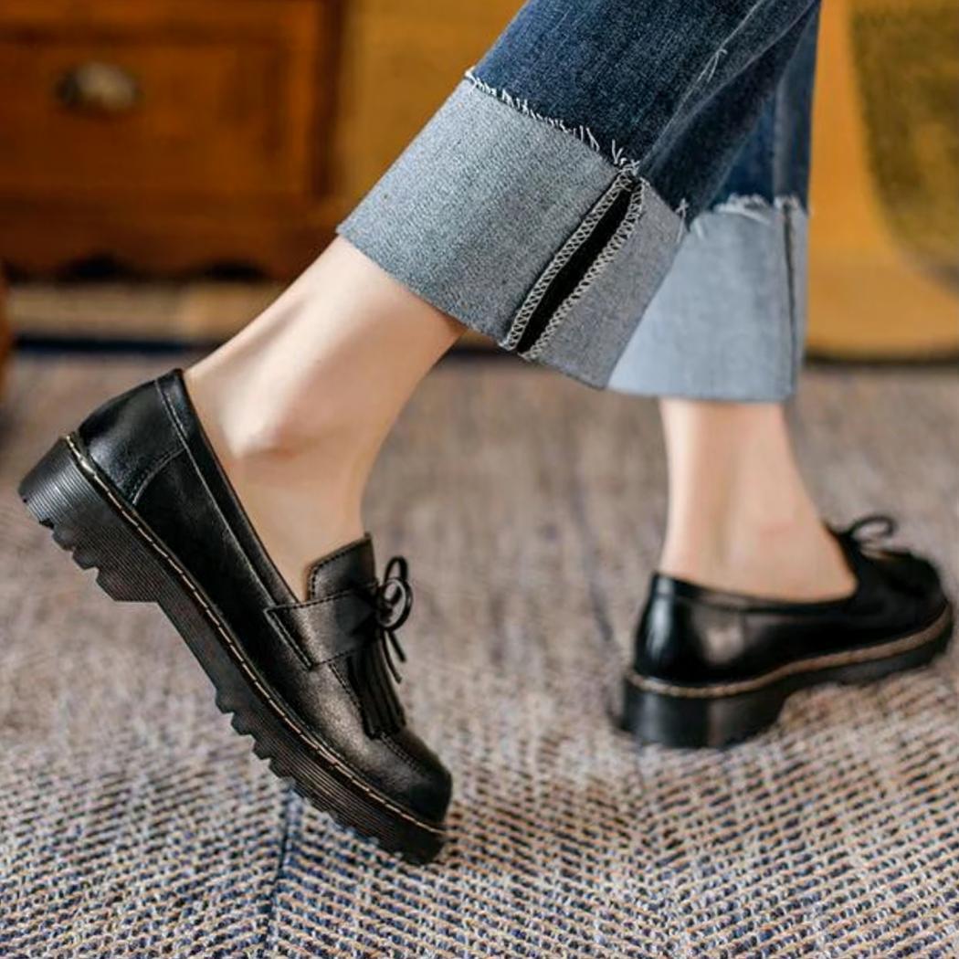 Mocassins à talons carrés avec frange dans le style vintage