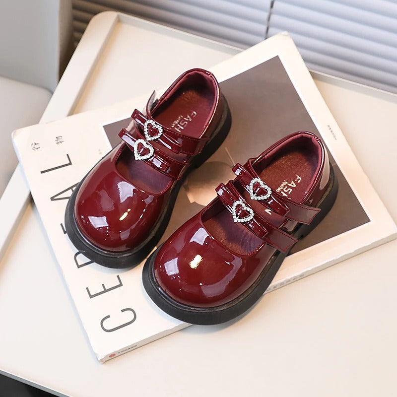 Mocassins vernis adorables pour fille avec double bride