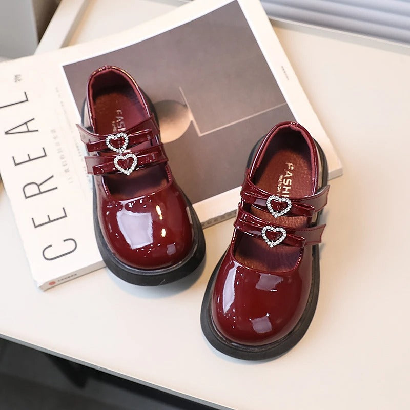 Mocassins vernis adorables pour fille avec double bride