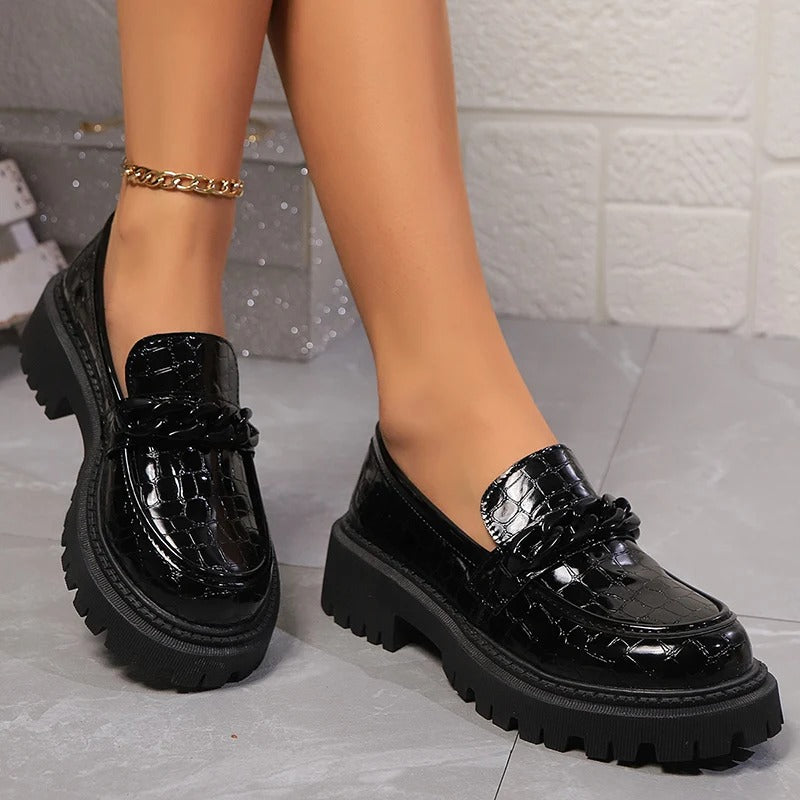 Mocassins noirs vernis aspect croco pour femme