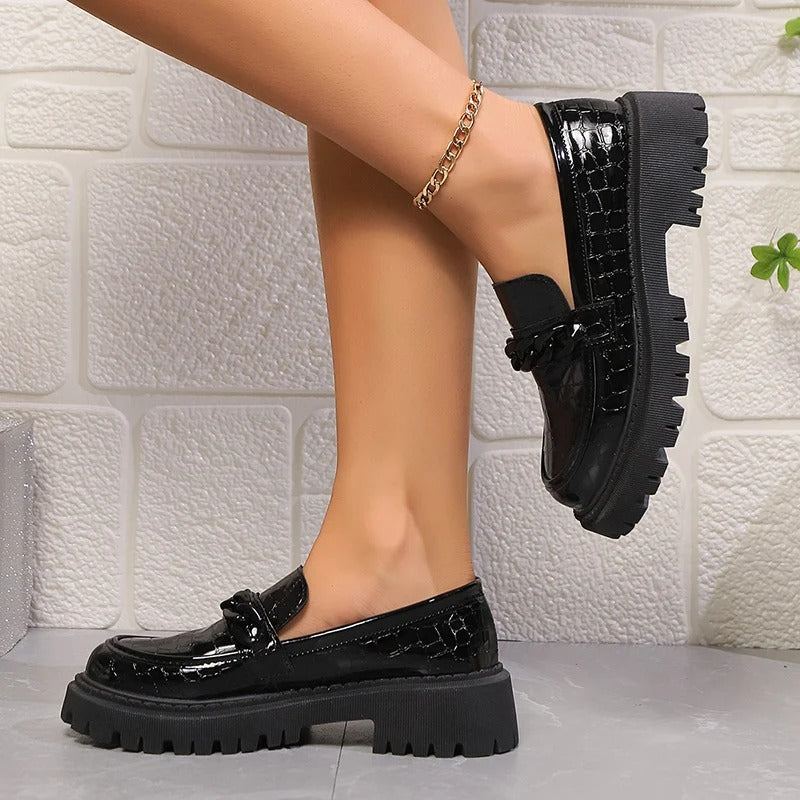Mocassins noirs vernis aspect croco pour femme