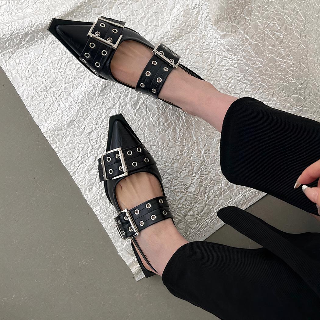 Mocassin style ballerine vernis avec deux boucles sur le dessus