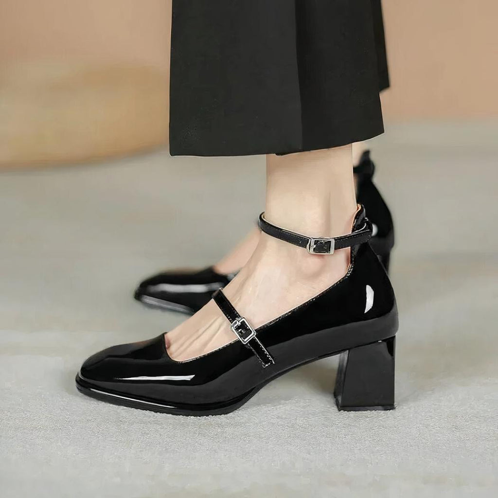 Mocassin style ballerine vernis à talon avec deux brides