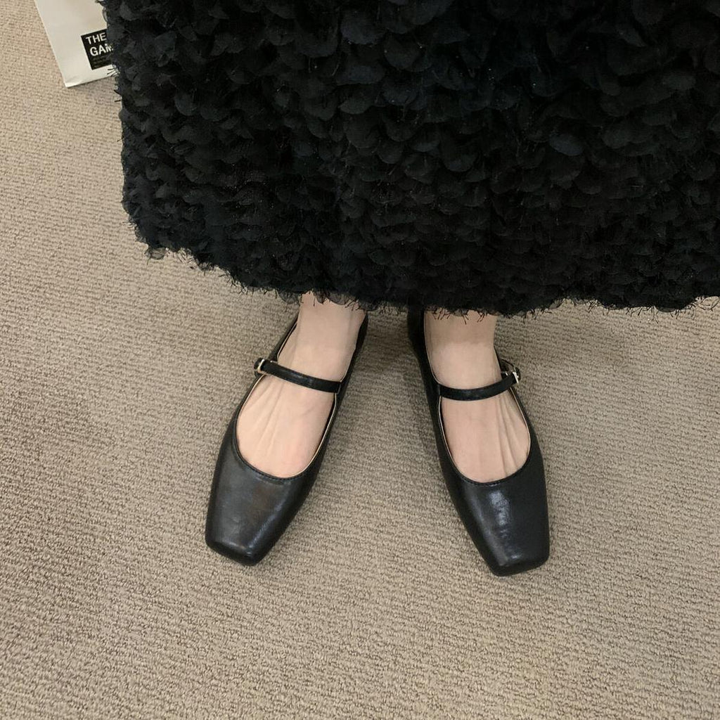 Mocassin mary janes à bout carré avec petite boucle sur le dessus du pied