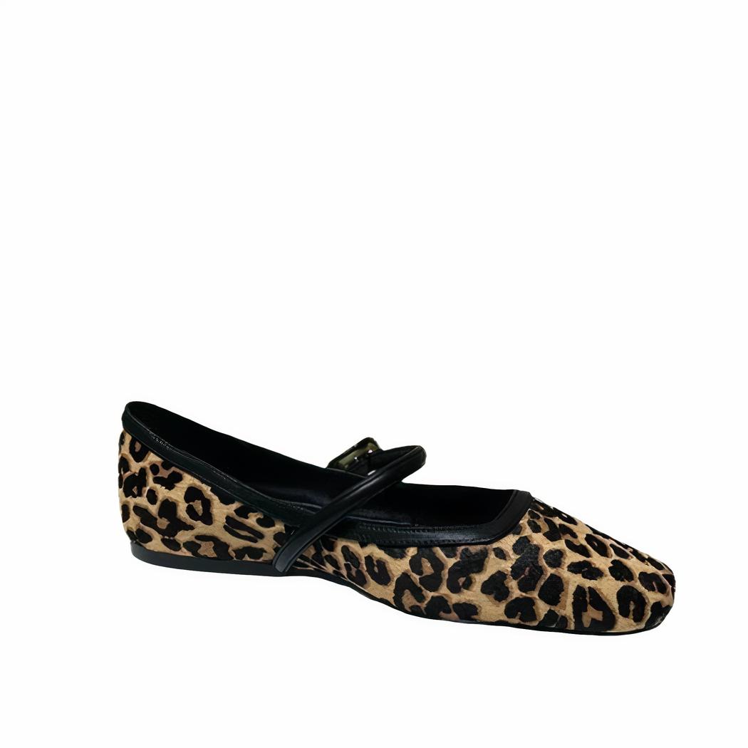 Mocassin style ballerine en motif léopard avec boucle dorée